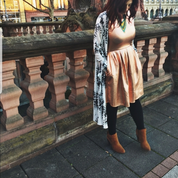 LuLaRoe Sarah - Picture 13 of 13